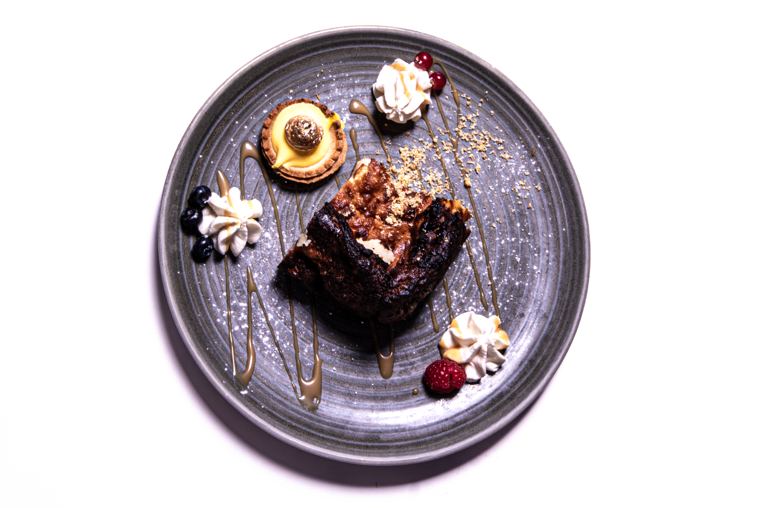 Far breton aux pommes au caramel beurre salé - Restaurant Le Styvel - vue de haut Dessert Far breton aux pommes au caramel beurre salé - Restaurant Le Styvel