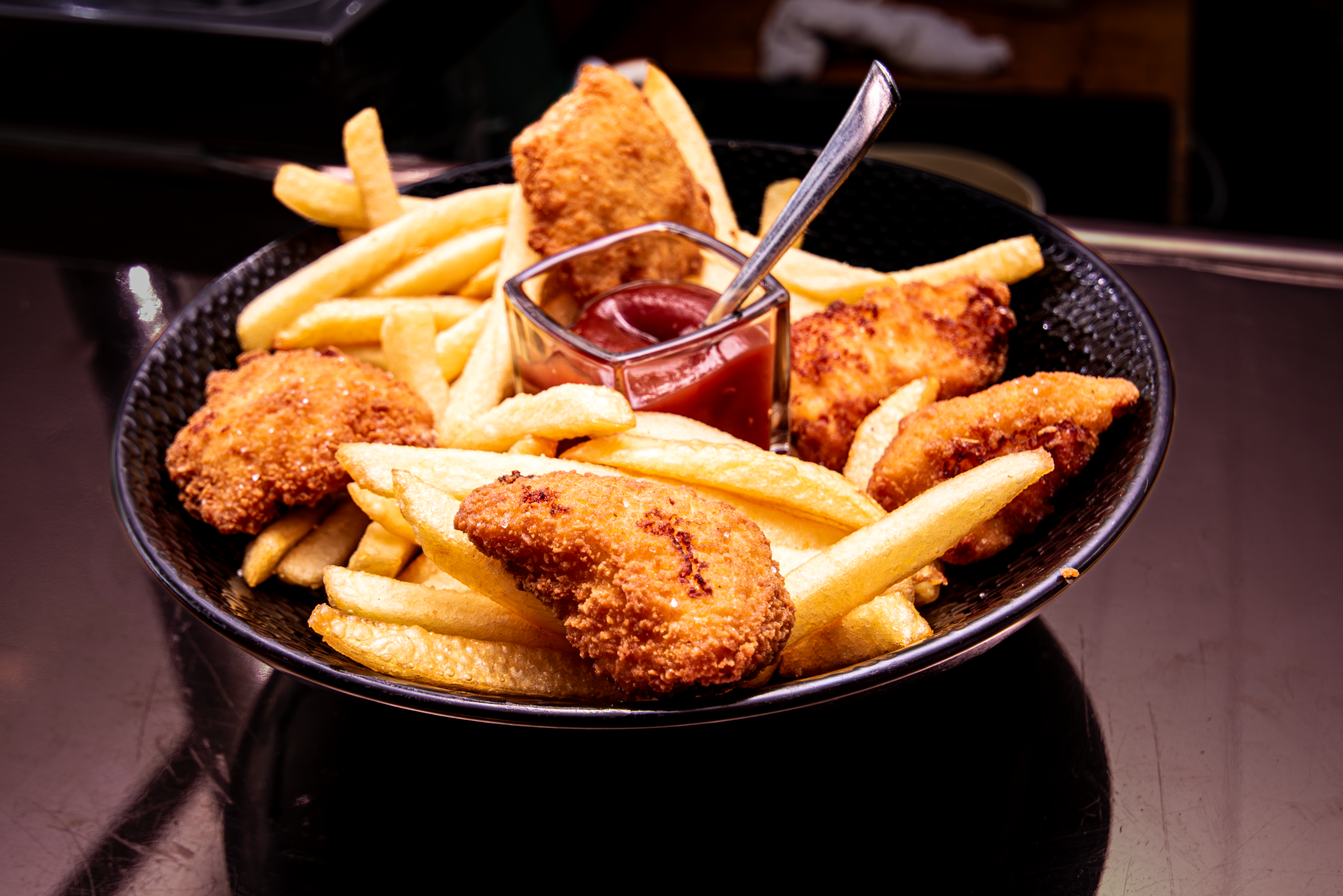 Menu enfant Photo du menu enfant - Frites et nuggets